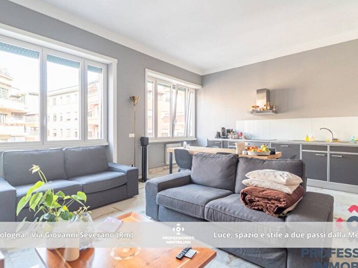 Appartamento quadrilocale in affitto in Via Giovanni Severano, Bologna, Roma