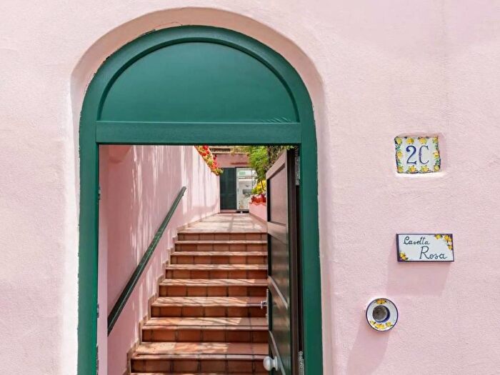 Casa trilocale in affitto in Vico Filippetto, Anacapri
