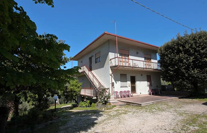 Casa con 10 locali in vendita in Strada di Cecanibbio, Amelia