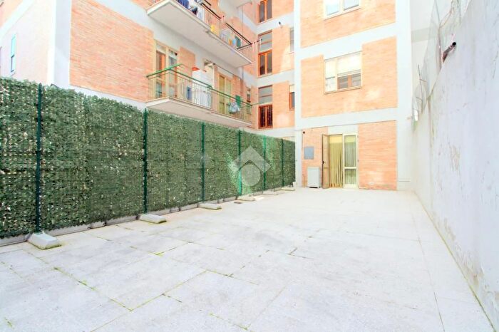 Appartamento trilocale in vendita in Via Enrico Venditti, Lucera