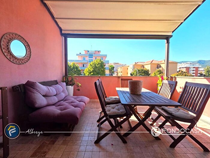 Appartamento trilocale in vendita in Viale VIII Marzo, Albenga