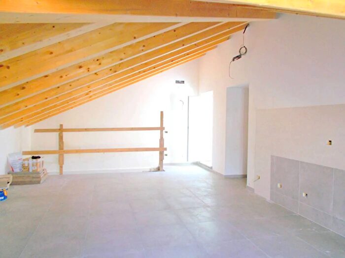 Casa con 6 locali in vendita in Arienzo