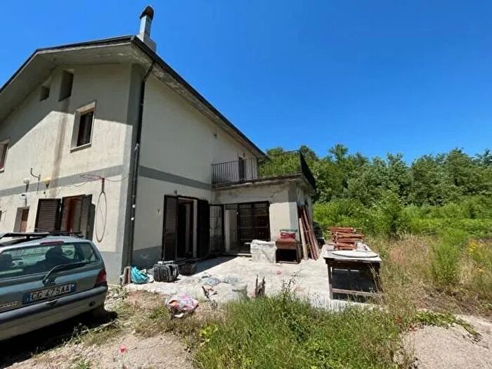 Casa con 7 locali in vendita in Contrada Tufara, Altavilla Irpina