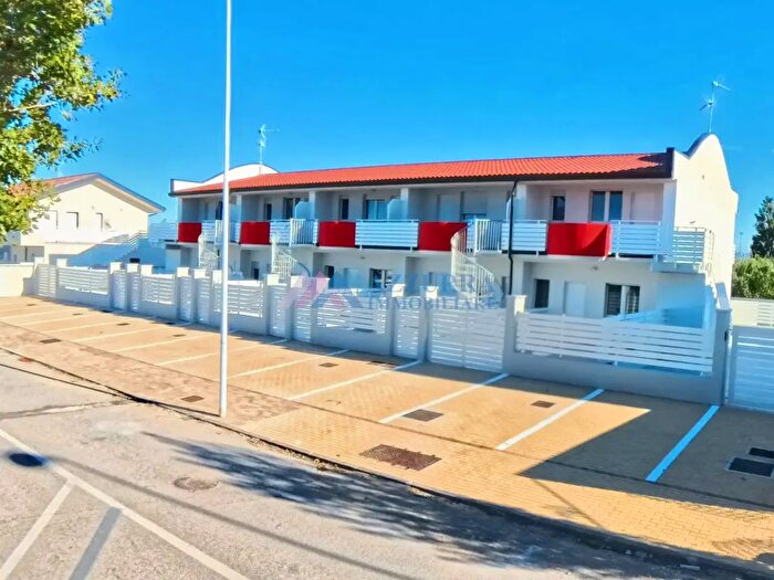 Appartamento trilocale in vendita in Montenero Di Bisaccia