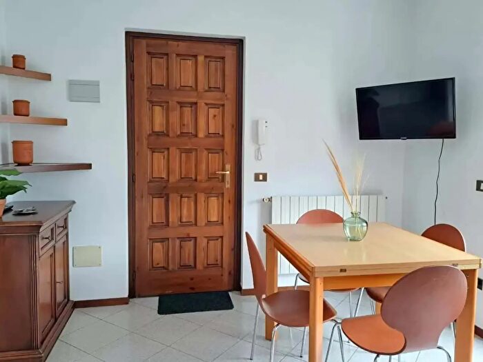 Appartamento monolocale in affitto in Via Terra di Rezzonico, San Siro