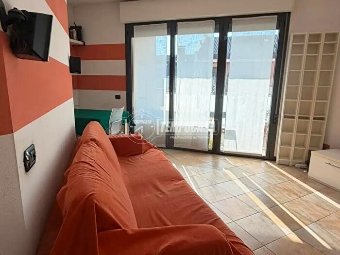 Appartamento bilocale in vendita in Via Tintoretto, Vanzago