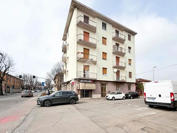 Appartamento trilocale in vendita in Via Giuseppe Pacchiarotti, Voghera