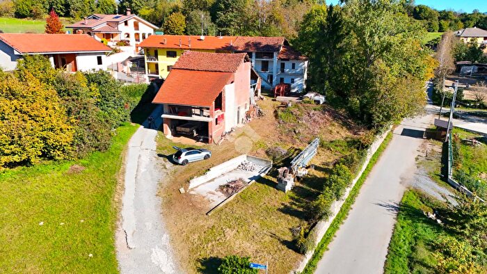 Casa trilocale in vendita in Borgata Giasinet Colpastore, Giaveno