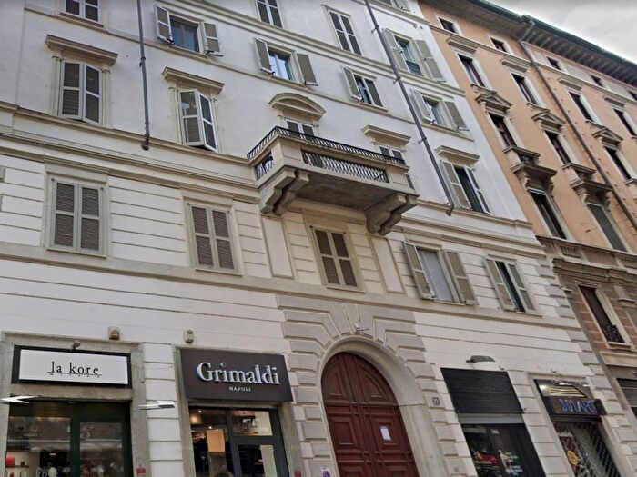 Appartamento trilocale in affitto in Viale Piave, Porta Venezia, Milano