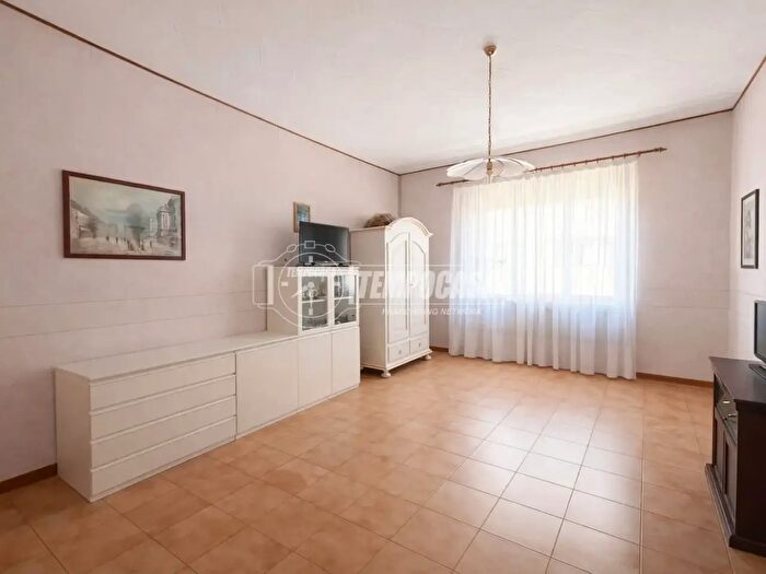 Appartamento trilocale in vendita in Via Emilio Brusa, Torino