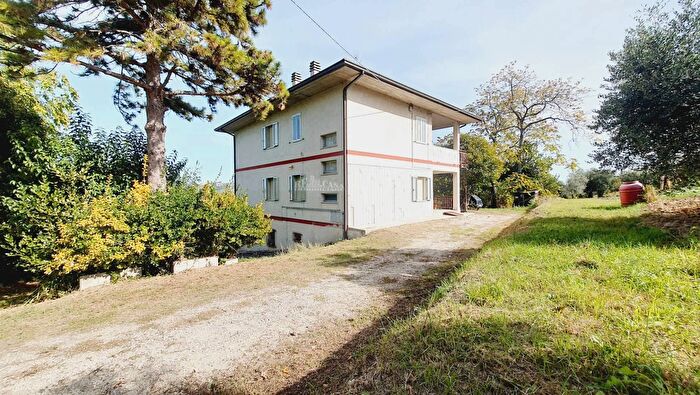 Casa con 5 locali in vendita in Castel Di Lama