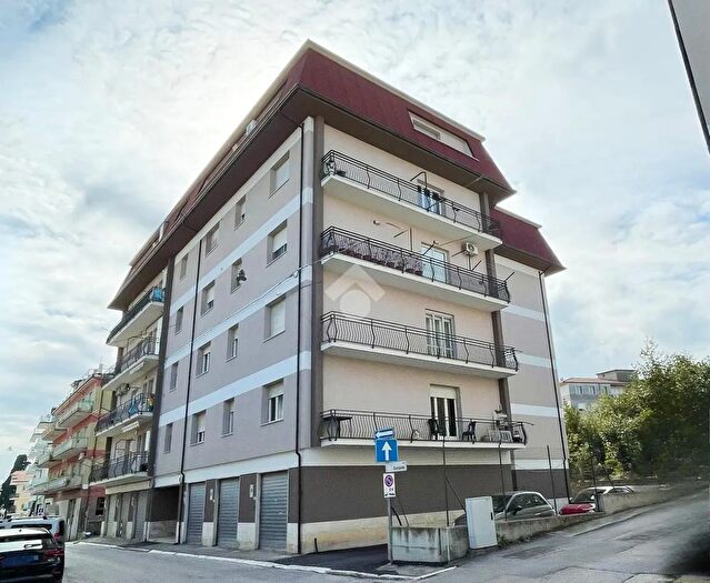 Appartamento quadrilocale in vendita in Via Euripide, Vasto