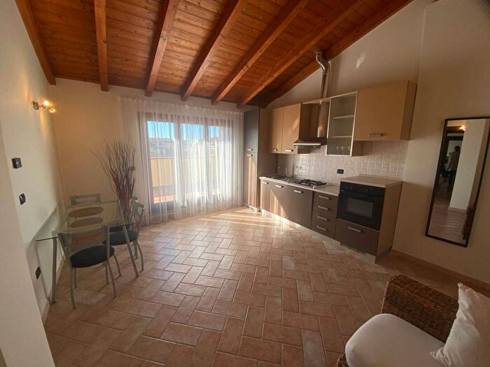 Appartamento trilocale in affitto in Centro, Viadana