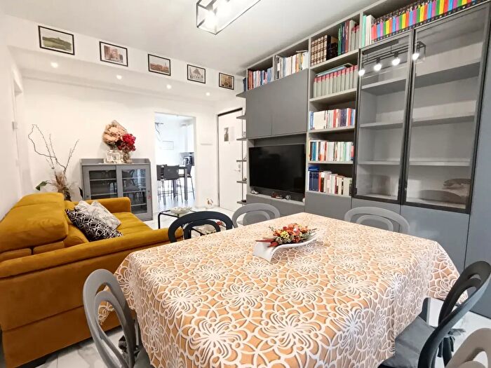 Appartamento quadrilocale in vendita in Via Larga, Bologna