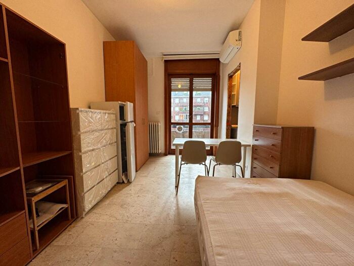 Appartamento monolocale in affitto in Via Melzo, Porta Venezia, Milano