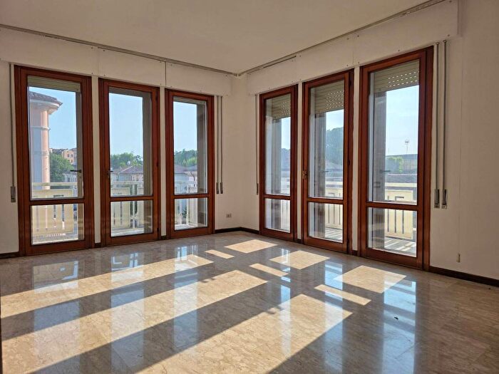 Appartamento con 5 locali in affitto in Via Alberto Cavalletto, Prato della Valle Pontecorvo, Padova