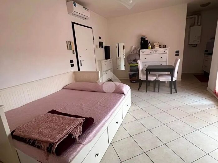 Appartamento monolocale in affitto in Via Stazione, Crema