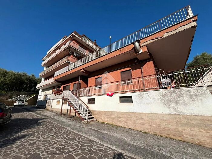 Appartamento quadrilocale in vendita in Contrada Colle Cisterna, Subiaco