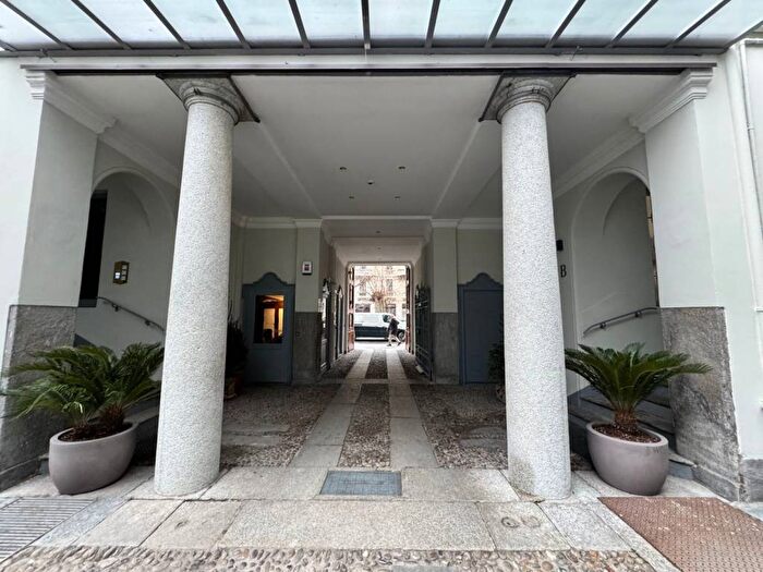 Casa con 5 locali in affitto in Viale Premuda, Piave Tricolore, Milano