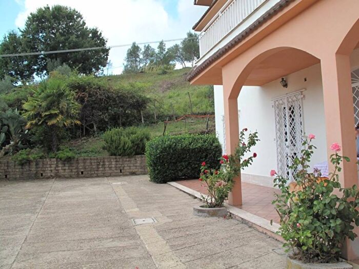 Appartamento trilocale in affitto in Via Monte Calcaro, Sacrofano