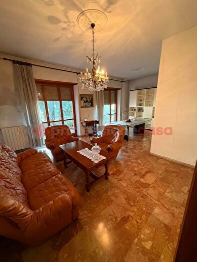 Appartamento con 5 locali in vendita in Via Largo San Biagio, Pistoia