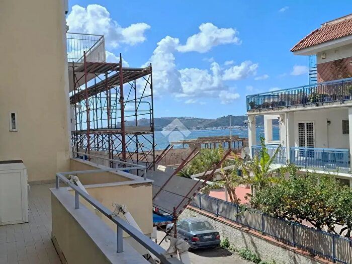 Appartamento bilocale in vendita in Via Annecchino Raimondo, Pozzuoli