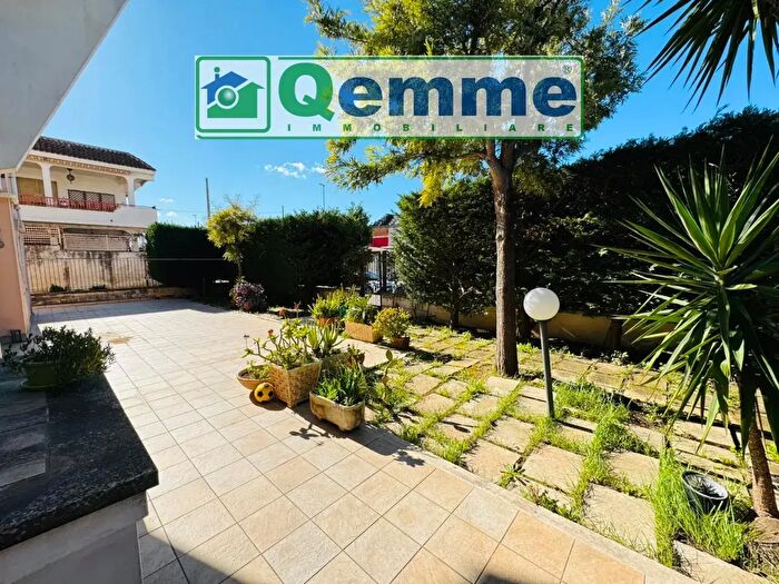 Appartamento quadrilocale in vendita in Via Pietro Galatino, Lecce