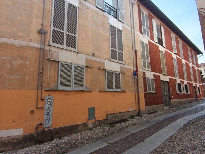 Appartamento trilocale in affitto in Via Regina Adelaide, Centro Storico, Pavia