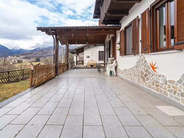 Casa con 6 locali in vendita in Borgata Tussa, Paesana