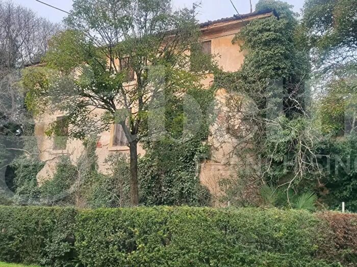 Casa in vendita in Via Olivè, Verona