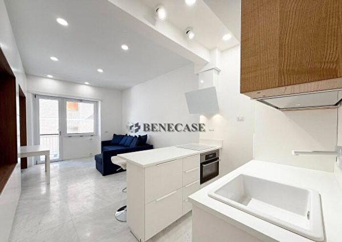 Appartamento bilocale in vendita in Piazza Irnerio, Roma