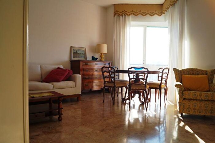 Appartamento bilocale in affitto in via Vittorio Veneto, Centro, Sesto Calende