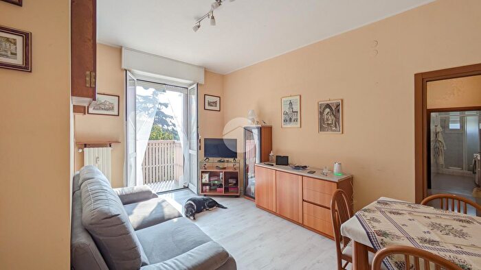 Appartamento trilocale in vendita in Via Luigi Sordello, Milano