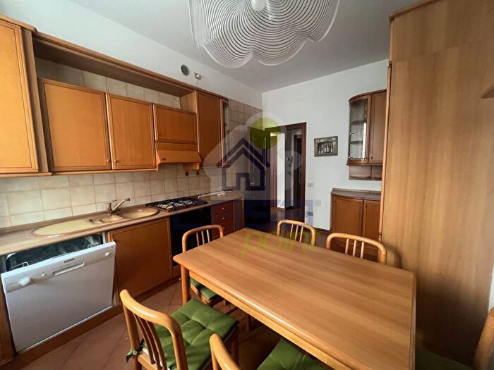 Appartamento quadrilocale in affitto in Via Volturno, Centro, Cremona