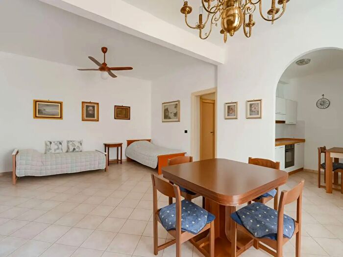 Appartamento trilocale in vendita in Alassio