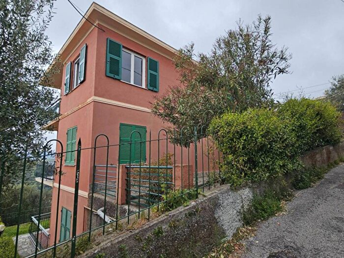Appartamento trilocale in affitto in Salita Staiato, Apparizione, Genova