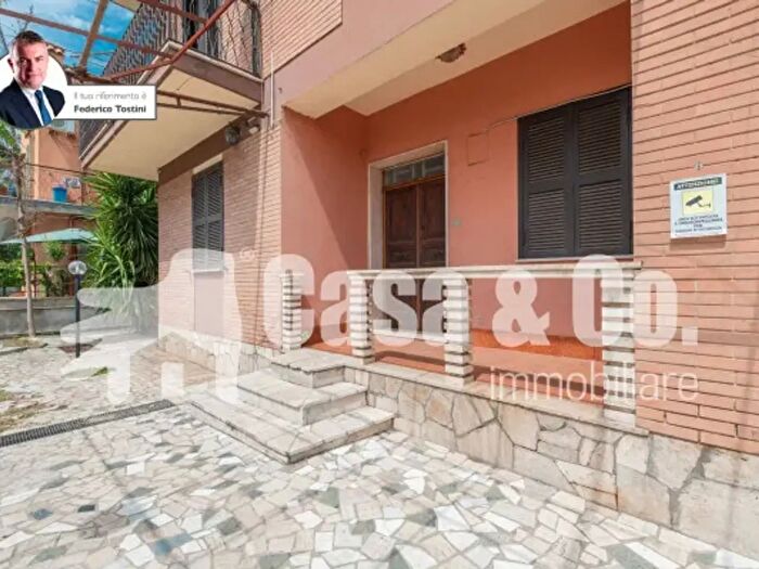 Appartamento quadrilocale in vendita in Via Selene, Roma