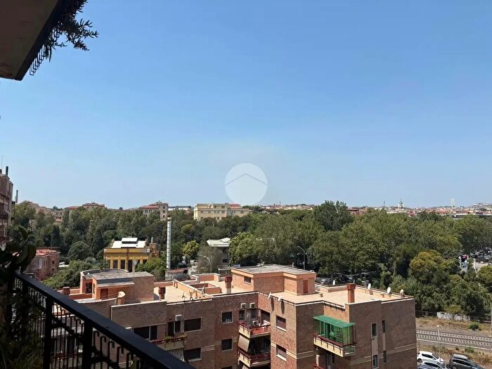 Appartamento trilocale in vendita in Via Giuseppe Ravizza, Roma