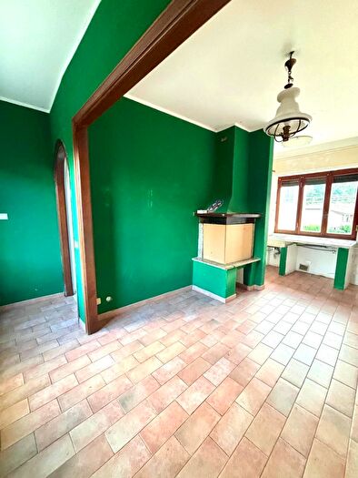 Casa trilocale in vendita in Via Serravalle, Luni