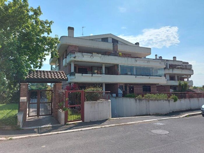 Appartamento bilocale in affitto in Via Roseto degli Abruzzi, Castelverde, Roma