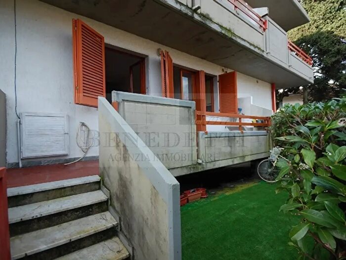 Appartamento con 5 locali in vendita in Via Magliano a, Massa