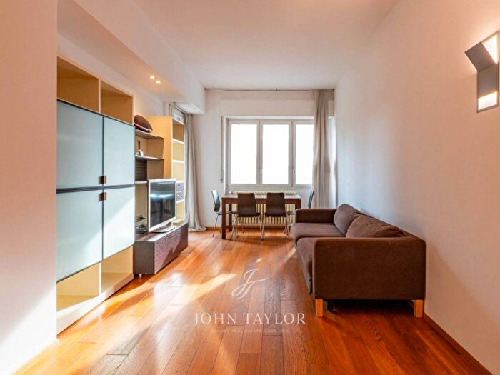 Appartamento con 5 locali in affitto in Via Ippolito Nievo, Sempione, Milano