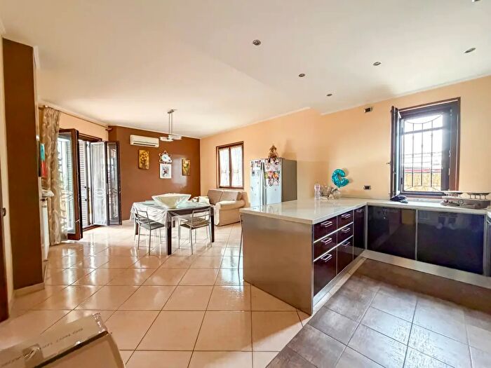 Appartamento con 7 locali in vendita in Via Giosue Ritucci, Santa Maria Capua Vetere