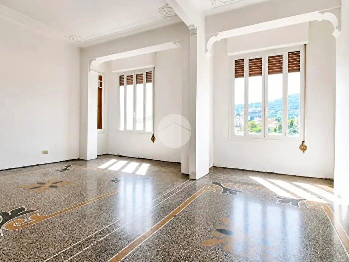 Appartamento con 5 locali in vendita in Via Garessio, Imperia