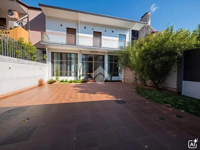 Casa con 6 locali in vendita in Via Libertà Trav, San Marcellino