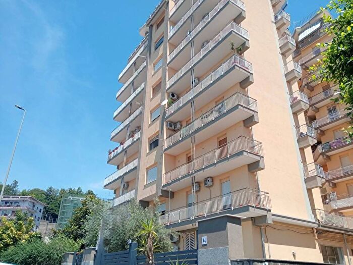 Appartamento trilocale in affitto in Via Etnea, Centro, Gravina di Catania