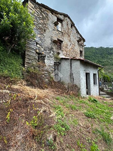 Casa monolocale in vendita in Località Simoni, Carasco