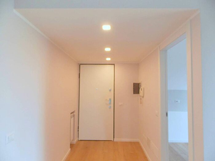 Appartamento trilocale in affitto in Via Valentino Rivolta, Macherio