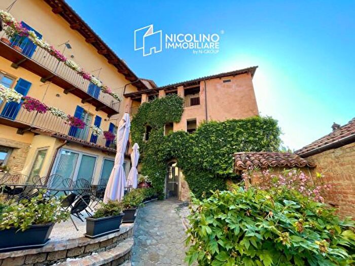 Casa con 6 locali in vendita in Via Silvano, Monforte DAlba