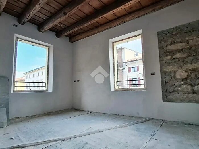 Appartamento bilocale in vendita in Piazza Guglielmo Marconi, Zevio